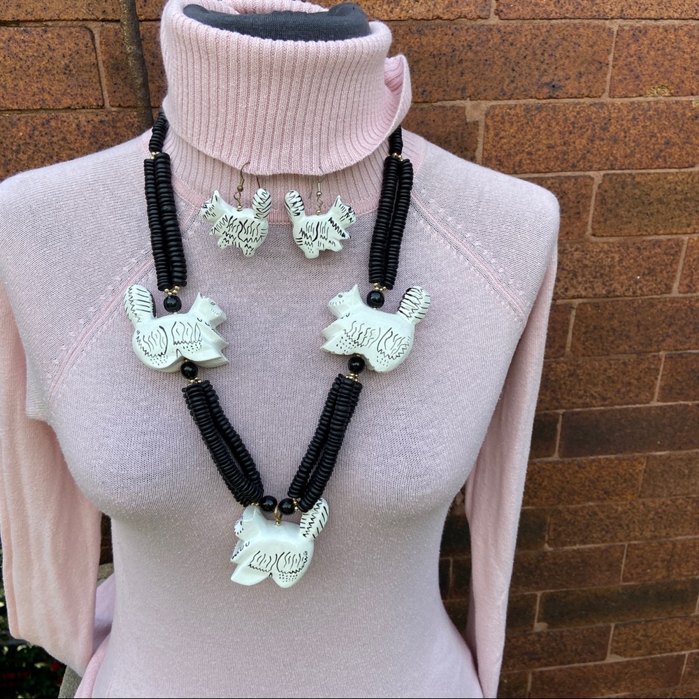 Vintage Beaded Cat Necklace & Earrings Wood Set - Picture 16 of 16